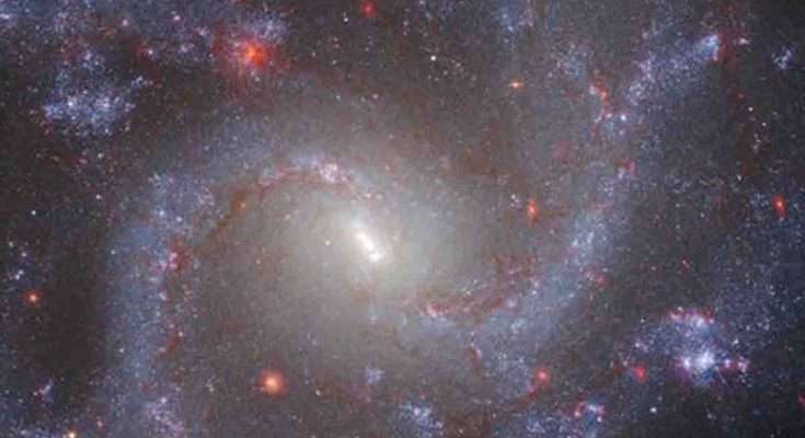 I telescopi Webb e Hubble confermano il tasso di espansione dell’Universo, ma l’enigma persiste