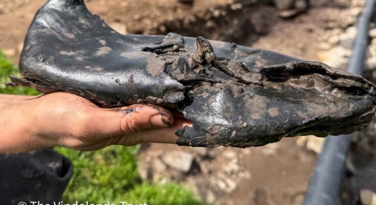 Scarpe romane giganti