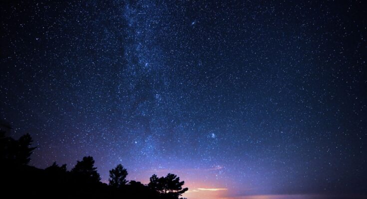 baci luna giove venere pleiadi aprile 2026