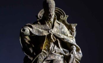 statua papa Clemente XII, Pietro Bracci